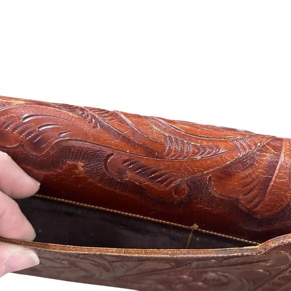 Vintage Hand Tooled Raised Flower Leather Purse Boho 70's Festival Hippy - Picture 15 of 16